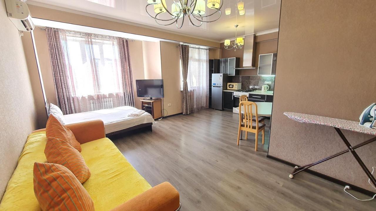 Orange Apartment With Panoramic View Bishkek Luaran gambar