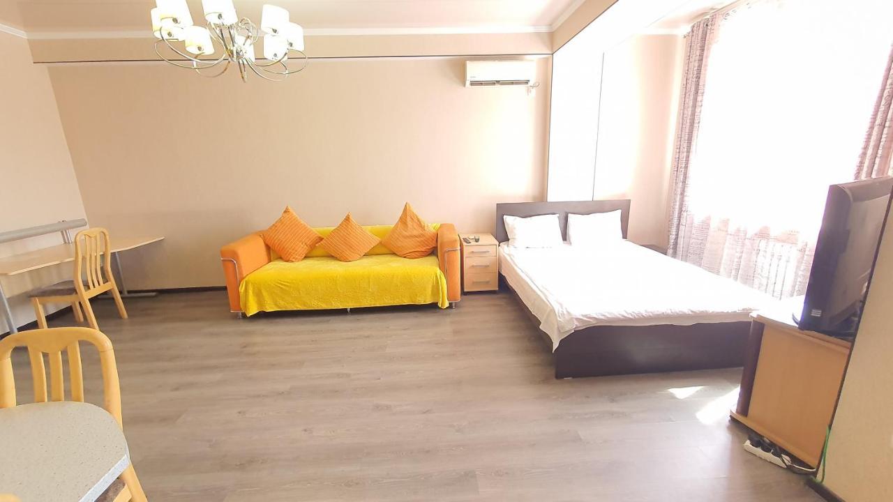 Orange Apartment With Panoramic View Bishkek Luaran gambar